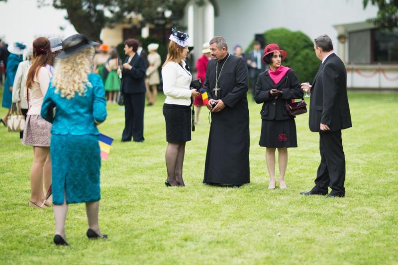 Cinste anilor ce au trecut! 10 mai, cândva, sărbătoare națională. Familia Regală organiza Garden Party în grădina Palatului Elisabeta din Bucureşti