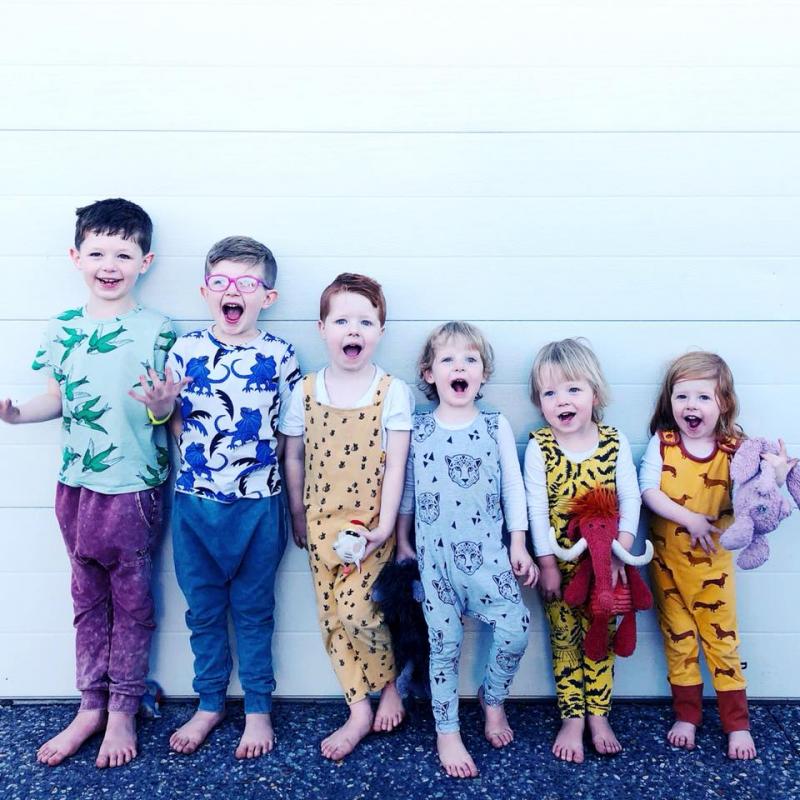 A adus pe lume trei copii, o pereche de tripleți și urmează să nască gemeni. Ea e mama eroină la 27 de ani: ”Sunt entuziasmată să am o familie mare!”