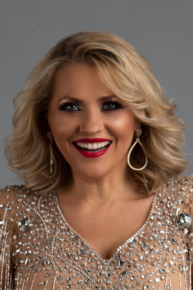 Ce face Mirela Vaida în pauzele de publicitate! O să vă placă ce veți vedea! |FOTO