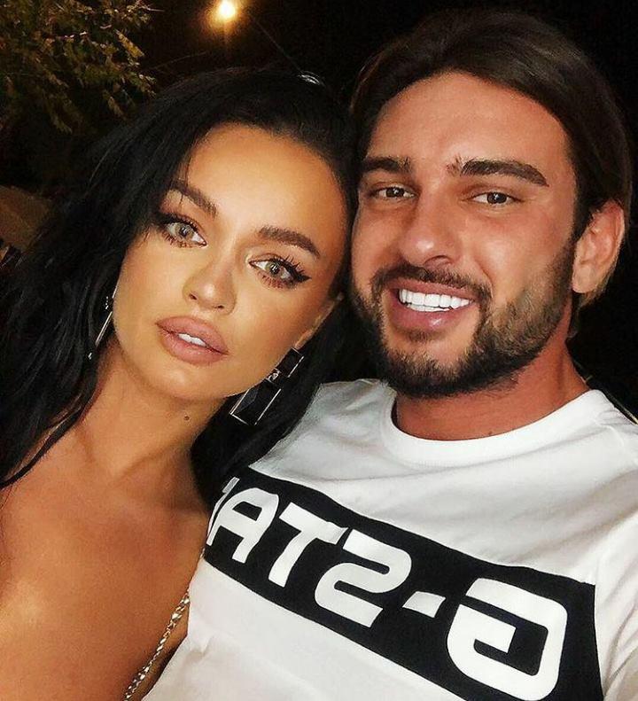 "Regele pătrățelelor" a rupt tăcerea! Dorian Popa nu poate deveni tată. Ce îl împiedică pe artist să facă un copil cu Claudia Iosif: "Trebuie să urmez nişte paşi"