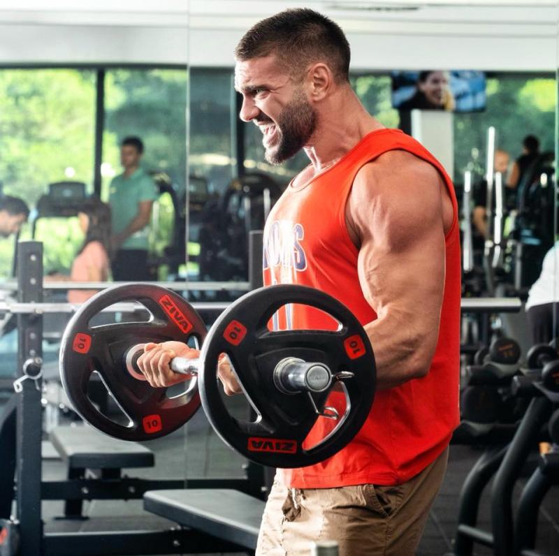 "Regele pătrățelelor" a rupt tăcerea! Dorian Popa nu poate deveni tată. Ce îl împiedică pe artist să facă un copil cu Claudia Iosif: "Trebuie să urmez nişte paşi"