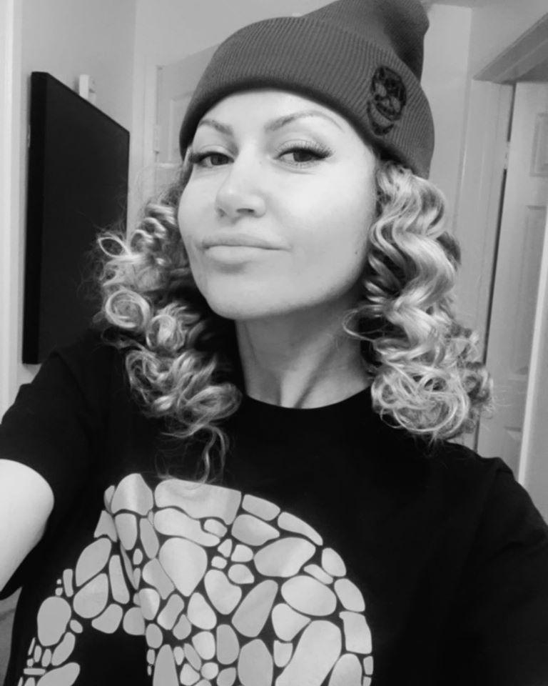 Imagini hot! Anamaria Ferentz a mărturisit care este secretul siluetei sale. La 45 de ani, artista are un corp de invidiat! | Video