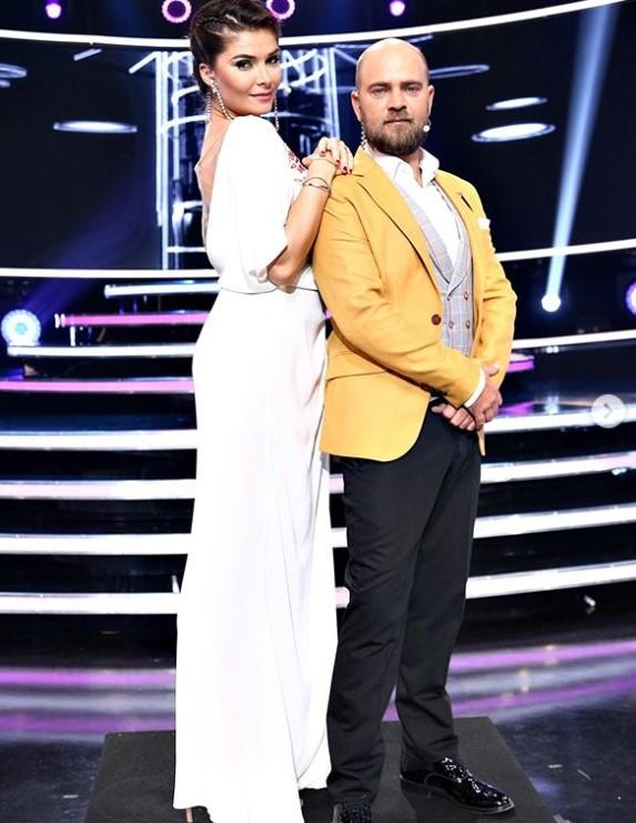 Alina Pușcaș a ajuns la spital, după ce s-a accidentat pe platourile emisiunii "Te cunosc de undeva!"