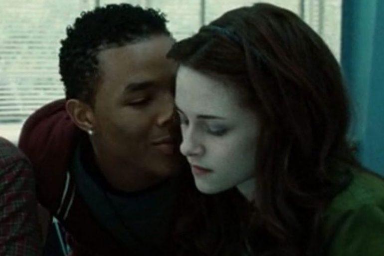 Un actor din Twilight și iubita lui, găsiți morți într-un apartament din Las Vegas. O substanță necunoscută a fost găsită lângă ei