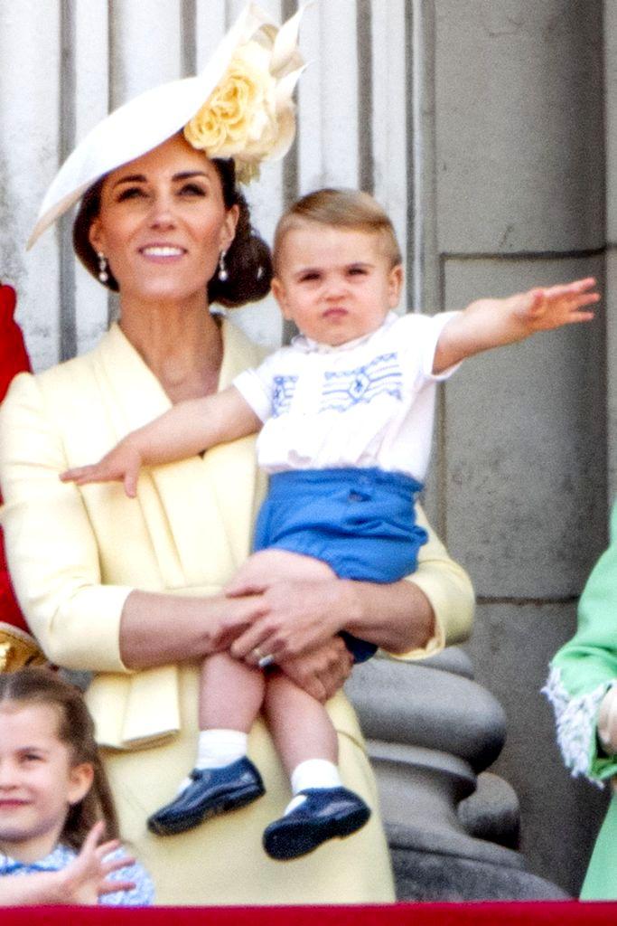 Ce reguli stricte sunt obligați să respecte copiii lui Kate Middleton și ai Prințului William. Merg la culcare de la 7 seara și au foarte multe interdicții!
