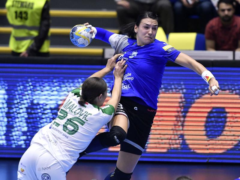 Cristina Neagu, desemnată de patru ori cea mai bună handbalistă a lumii, câștigă cât un polițist local! Salariul i-a scăzut umilitor de mult de la 17.500 de euro/lună la 1.000 de euro/lună