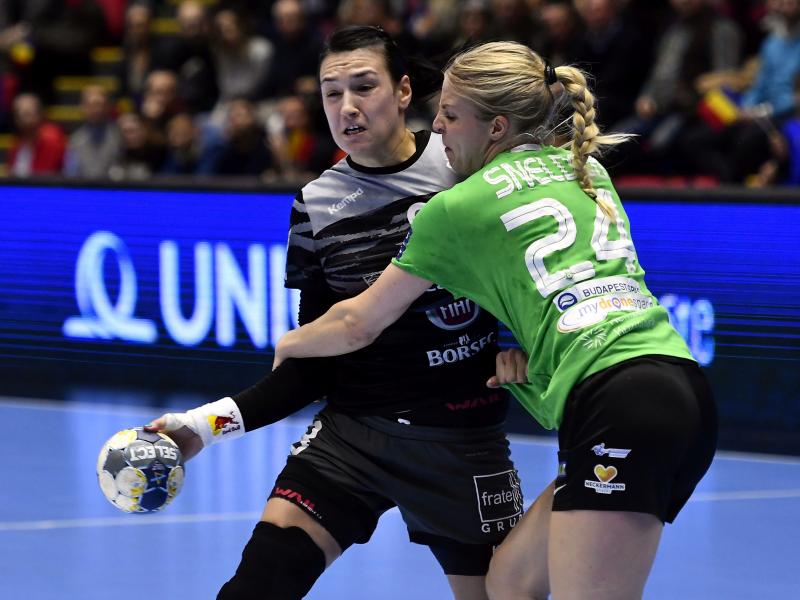 Cristina Neagu, desemnată de patru ori cea mai bună handbalistă a lumii, câștigă cât un polițist local! Salariul i-a scăzut umilitor de mult de la 17.500 de euro/lună la 1.000 de euro/lună