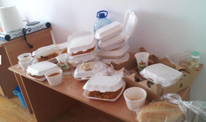 Imagini scandaloase! Dezastru total în centrele de carantină! „Nu se poate să distrugi mobilier, să scoți prize din pereți” - FOTO