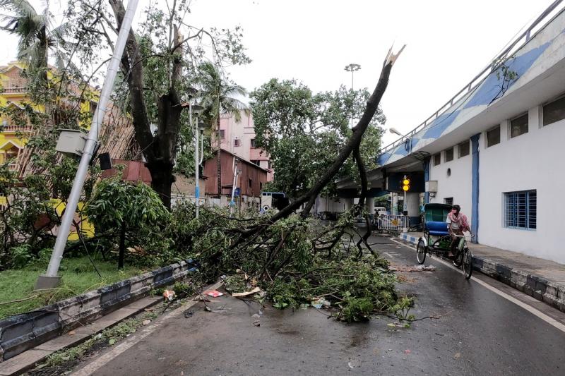 Dezastru! Ciclonul Amphan a lovit puternic, în India! Ce a lăsat în urma lui! Cel puțin 15 morți! Imagini tulburătoare! FOTO, VIDEO