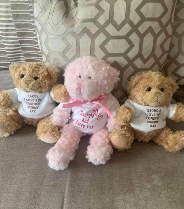 „Să știți că mami v-a iubit foarte mult. Să nu mă uitați”. Pe moarte, o mamă și-a luat rămas bun de la fiicele sale: „Nu vreau să mă vadă la final”