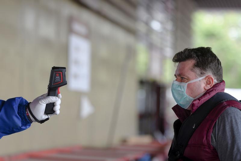 Raed Arafat, scos din nou din minți de românii care refuză să li se ia temperatura: "Nu-ți pune nimeni cip, nu-ți ia CNP-ul și nu-ți face poze"