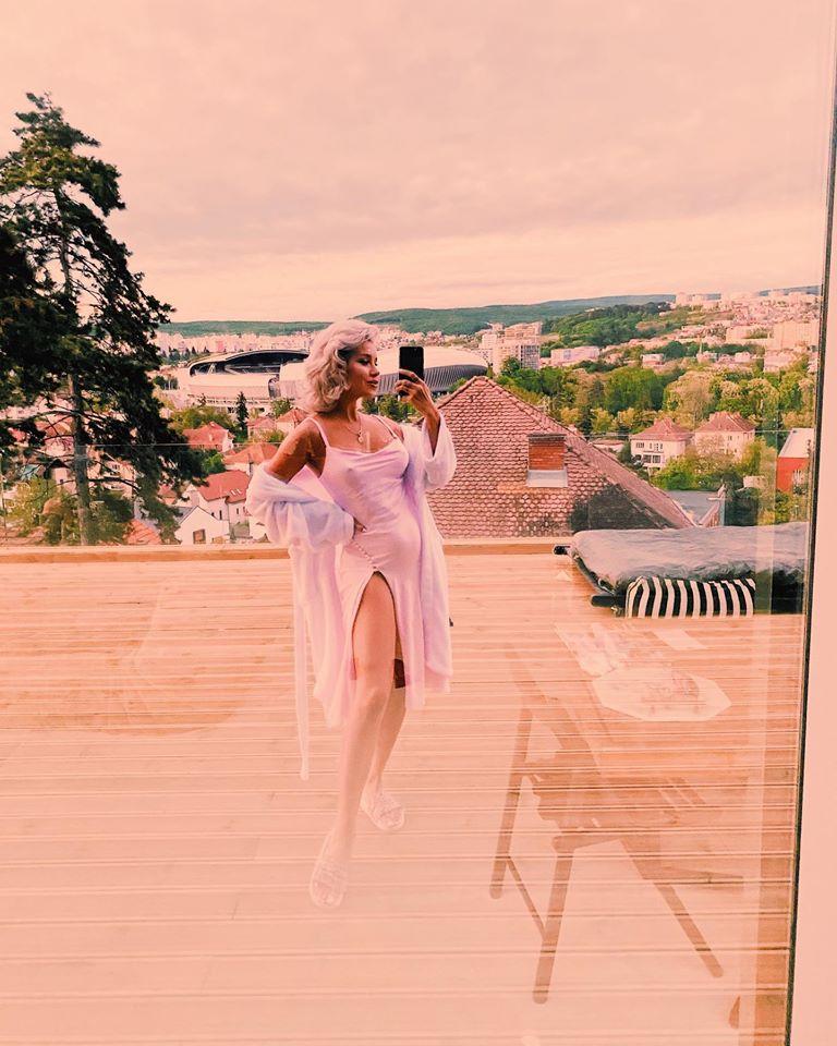 Alina Ceuşan, poză cât o mie de cuvinte! Cum arată acum, în a cincea lună de sarcină