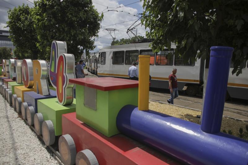 Ultimă oră. Primele imagini cu accidentul din Capitală, unde două tramvaie s-au ciocnit. Nouă persoane au fost rănite