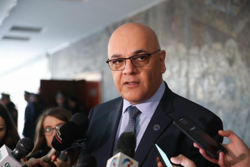 După terase, românii așteaptă cu ardoare redeschiderea mall-urilor. Raed Arafat a făcut anunțul