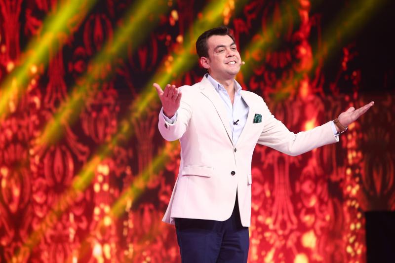 Nury Guney, cel mai simpatic turc, s-a întors la iUmor cu daruri indecente și povești...pe o română greu de deslușit! „Eu vorbit la perete”