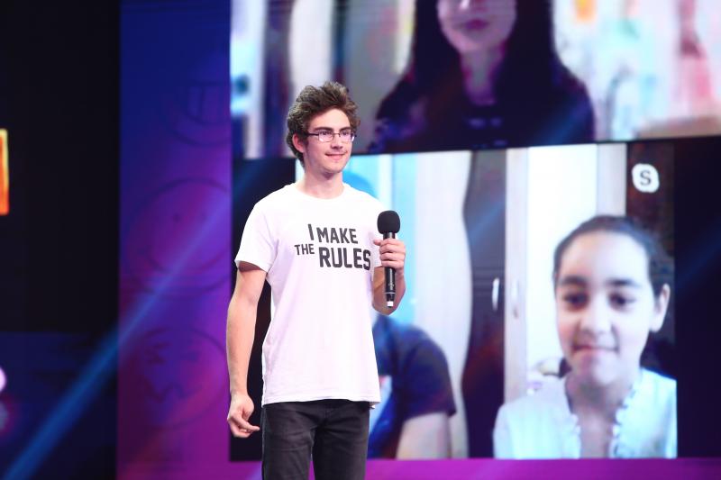 „Tu ești apostolul lui Pipino, sunteți pe aceeași undă”. Vlad Șchiopu l-a scos din minți pe Cheloo, la iUmor: „„Mă, te incendiez la sacou, nu e prima oară”