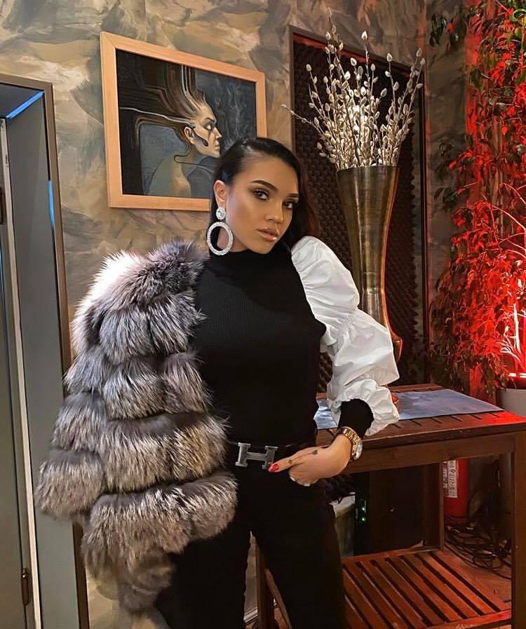 Karmen a cântat melodia lui Betty Blue, lansată împreună cu tatăl ei, Florin Salam! Cum s-a decurcat fiica lui Adrian Minune