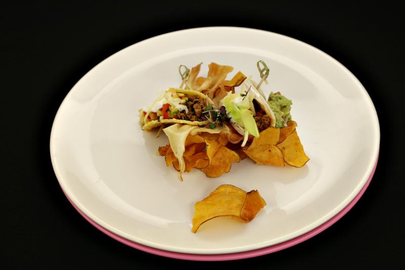 Delicii arăbești, grecești sau mexicane, pregătite cu ingrediente simple și accesibile! Ce rețete au impresionat la Titani la cuțite