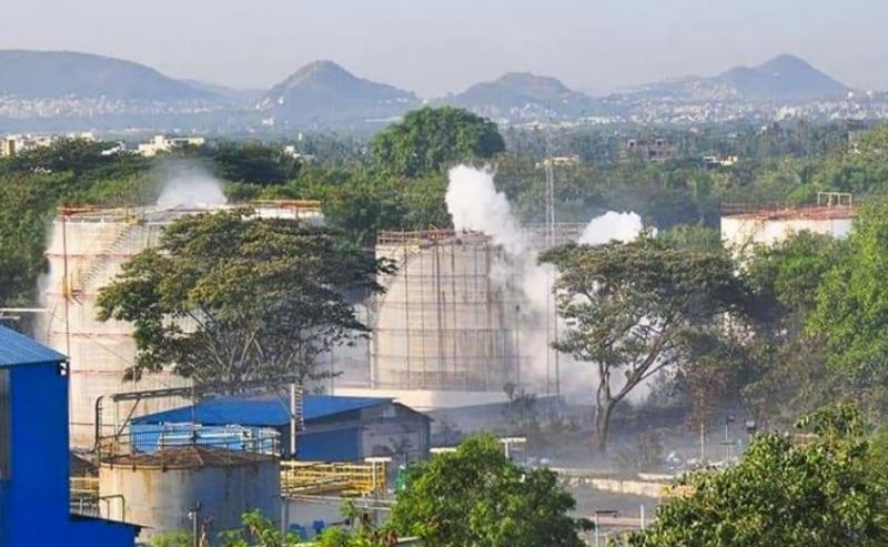 VIDEO | "Există oameni care dorm şi sunt inconştienţi". Scurgere mortală de gaze în India: 1.000 de spitalizați și 13 morți