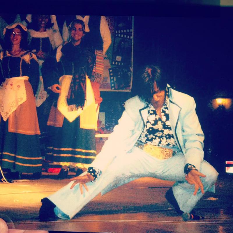 Ziua preot, noaptea artist! Îți mai amintești de Don Elvis, duhovnicul de la Chefi la Cuțite? Excentricul părinte și-a descoperit o nouă pasiune!