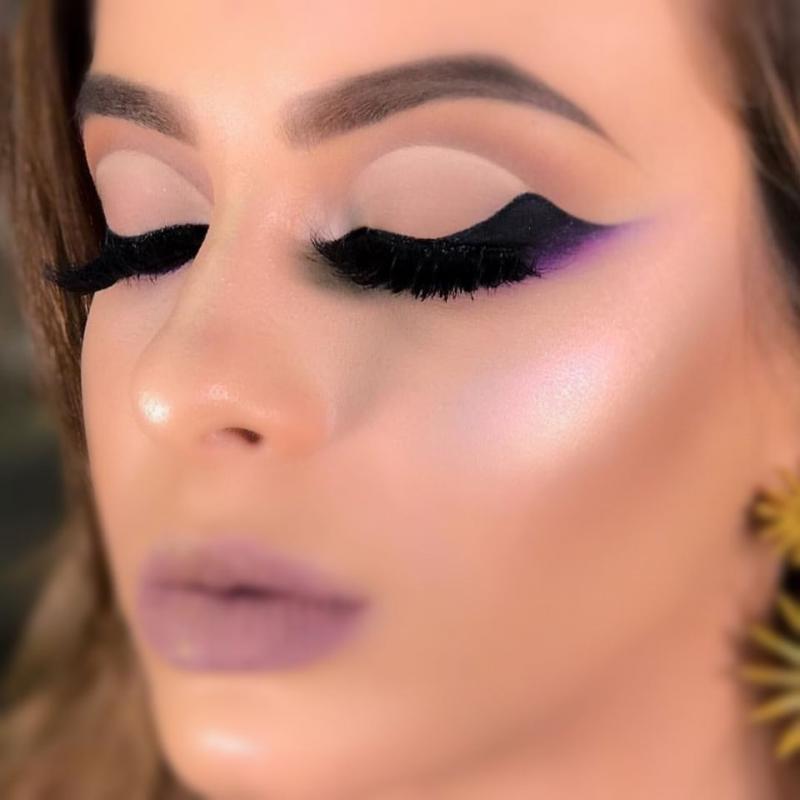 Ai auzit de noile tendințe în materie de make-up? Vara asta poți duce frumusețea la un alt nivel. Descoperă cele mai tari machiaje pentru 2020