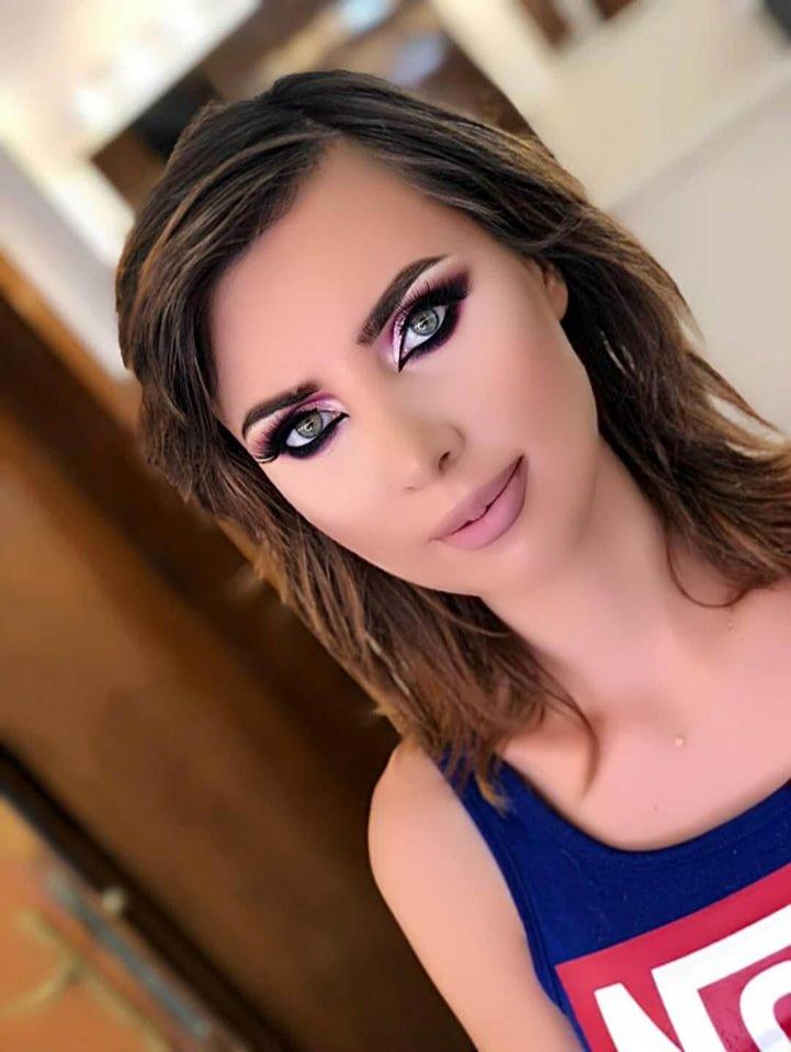 Ai auzit de noile tendințe în materie de make-up? Vara asta poți duce frumusețea la un alt nivel. Descoperă cele mai tari machiaje pentru 2020