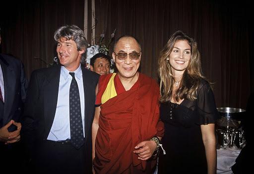 Antena 1 difuzează „Frumușica”, o iubire de 463 de milioane de dolari! Cum trebuia să se termine filmul, de fapt