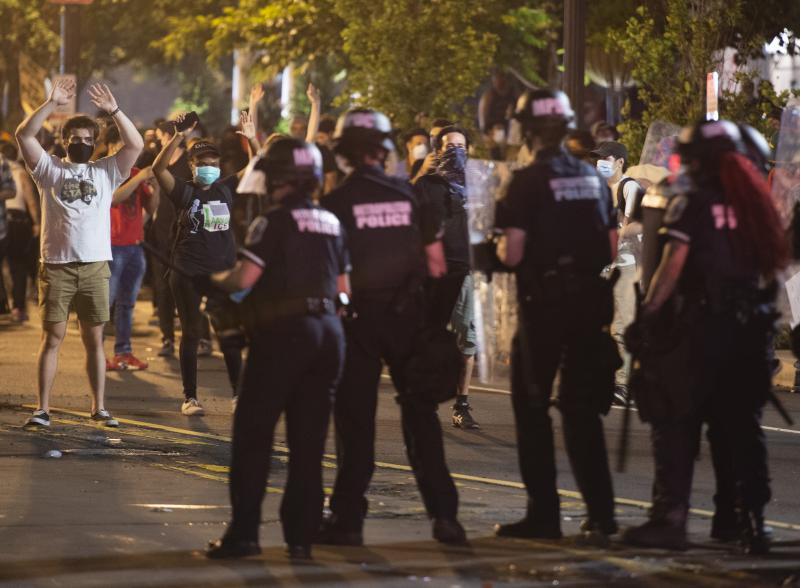 SUA, în prag de război civil! Președintele Donald Trump a fost ascuns într-un buncăr secret. Informația, confirmată de oficiali de la Casa Albă