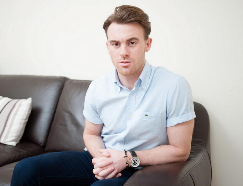 „M-am trezit din comă crezând că am 6 ani și vorbind fluent limba franceză, pe care nu o știam înainte!”. Un frizer care se voia fotbalist a uimit medicii