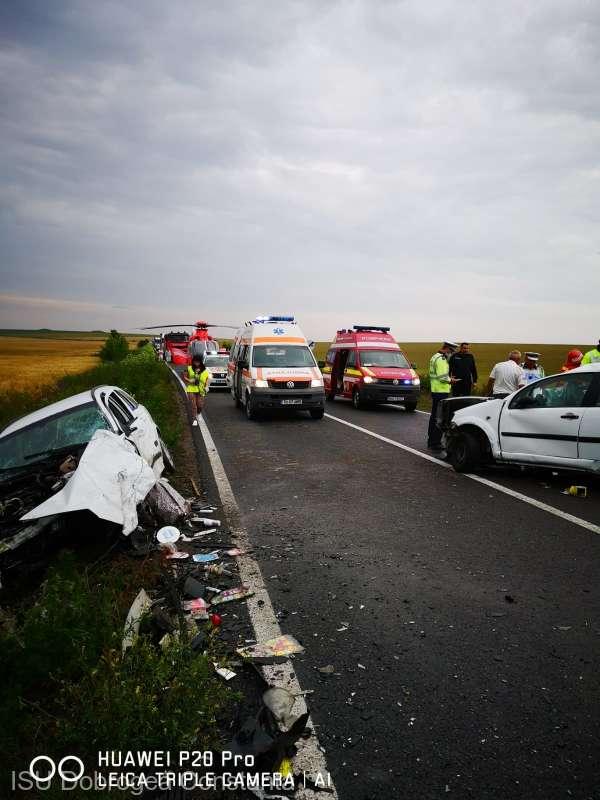 Avea 25 de ani și a murit strivită de fiarele mașinii. Prietena ei însărcinată, în stare critică la spital. Accident grav pe o șosea din Tulcea - FOTO