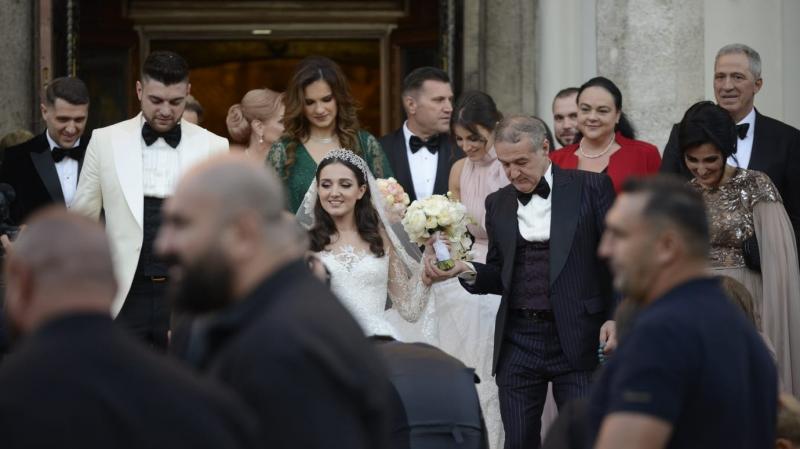 Veste mare pentru patronul FCSB! Gigi Becali este bunic! Teodora, fiica sa, a născut sâmbătă o fetiță de nota 10!