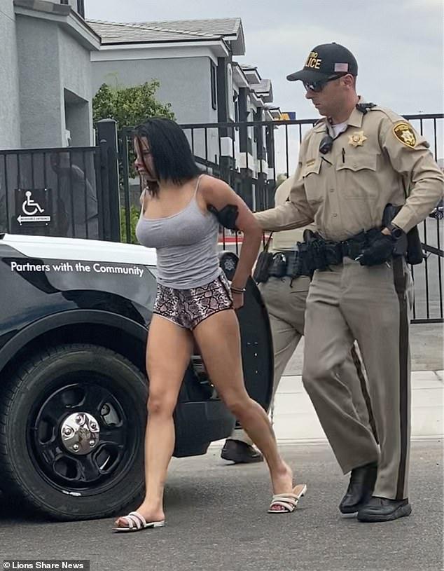 Nepoata lui Michael Jackson, înjunghiată de șapte ori, în plină stradă! Imagini șocante, surprinse imediat după atac - FOTO