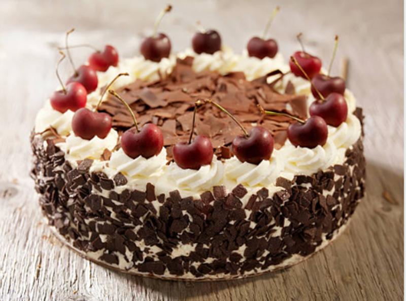 Cum se prepară cel mai simplu și delicios tort de sezon: Tort Pădurea Neagră
