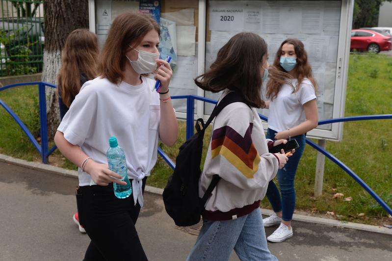 Se schimbă școala! Clase de 10-15 elevi, patru ore pe zi. Un curs va ține 30 de minute. Restul copiilor, online!