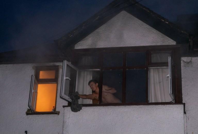 Un român a devenit erou în Marea Britanie! Remus și-a pus pericol propria viață, ca să își salveze un vecin: „S-a aruncat în flăcări. De două ori!”