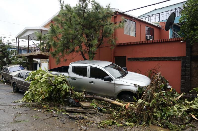 FOTO | Imagini apcaliptice cu furtuna Amanda din El Salvador. Asfaltul a fost smuls, casele dărâmate și mașinile aruncate una peste cealaltă