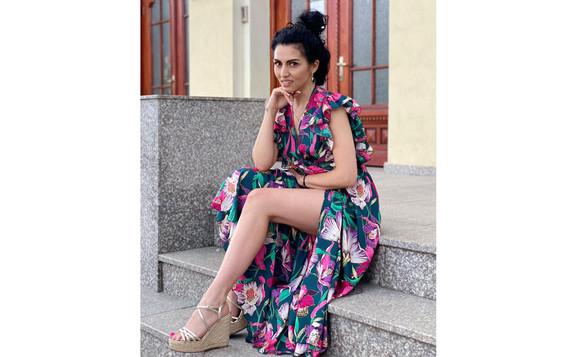 Doiniţa Oancea, într-o rochie SUPERSEXY! Cum arată actrița din "Sacrificiul" cu o croială extrem de îndrăzneață! | FOTO