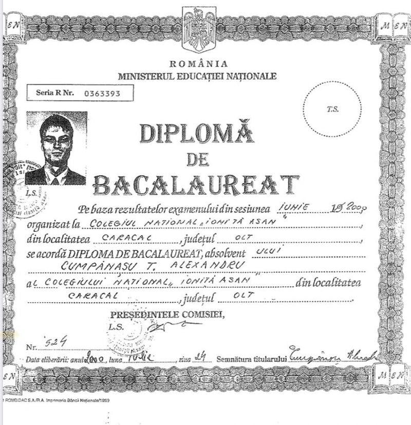 A dat cărțile pe față! Ce notă a luat la BAC Alexandru Cumpănașu. "Pun aici o parte din diplome, specializări și distincții primite de un tânăr până la 39 ani"