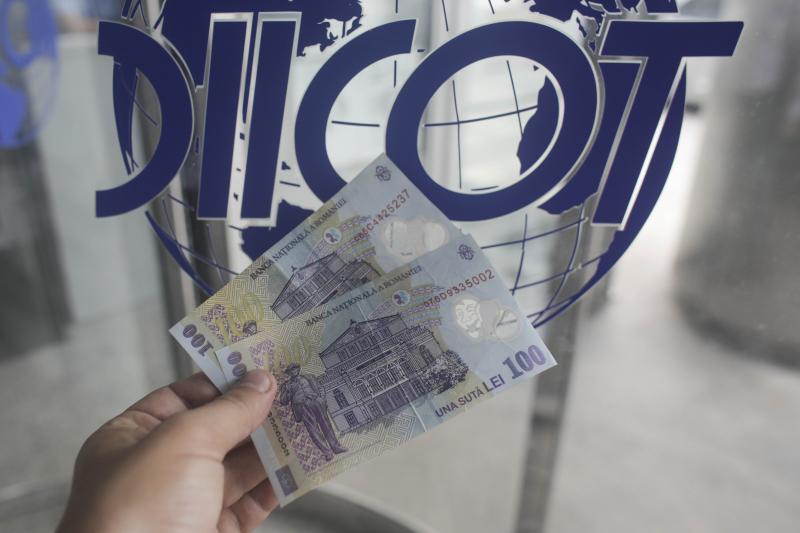 Cel mai bun falsificator de bani, prins în România! 17.000.000 de lei falși! Cum arată bancnotele pe care le-a făcut. FOTO