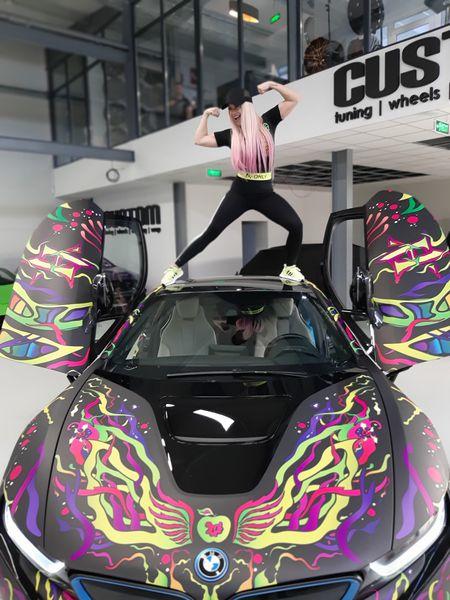 Anda Adam ia ochii tuturor bărbaților. Vedeta uimește prin bolidul de lux pe care îl deține. A scos 150.000 de euro din buzunar | FOTO