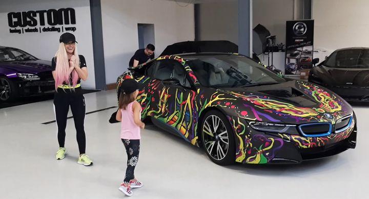 Anda Adam ia ochii tuturor bărbaților. Vedeta uimește prin bolidul de lux pe care îl deține. A scos 150.000 de euro din buzunar | FOTO