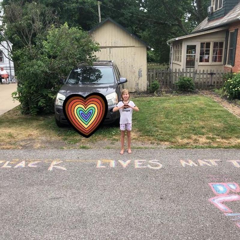 Plângere la poliție, pentru o fetiță de 9 ani! Cu ce gest inofensiv a reușit să enerveze la culme un vecin pensionar - FOTO