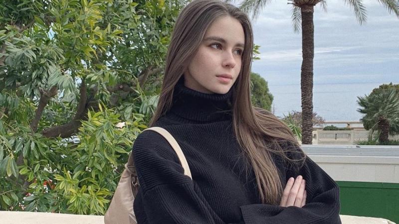 WOW! Așa mamă, așa fiice! Cum arată fetele Anamariei Prodan și cât de bine seamănă cu sexy-impresara | FOTO