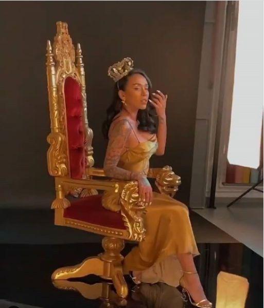 De la șef de șantier, la prințesa pe tron. Ruby, superbă în ultimul pictorial | Foto