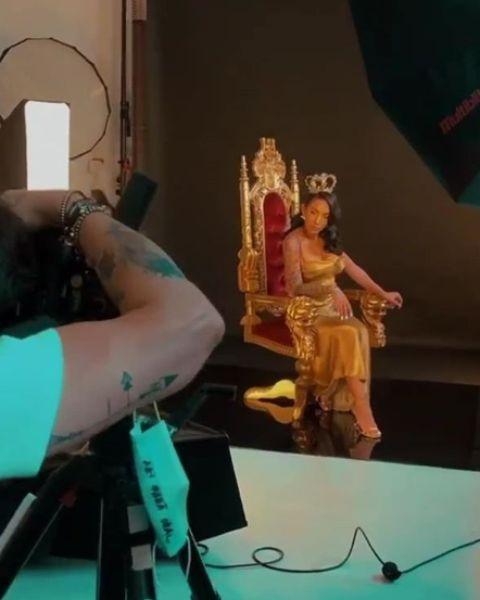 De la șef de șantier, la prințesa pe tron. Ruby, superbă în ultimul pictorial | Foto