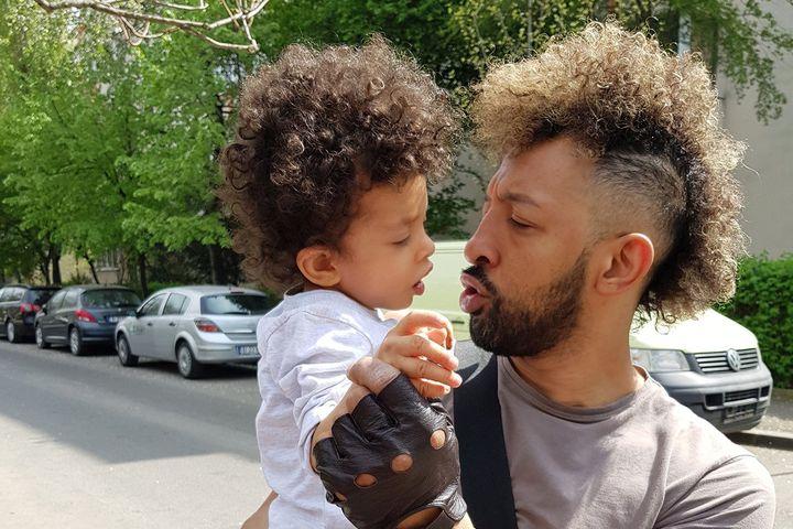 Kamara, momente grele din cauza fiului. Are nevoie de bani pentru operația lui Leon: "Implică riscuri. Ne cam sperie un pic"