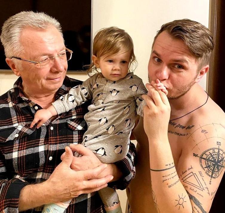 Codin Maticiuc a dat uitării nopțile petrecute în cluburile de fițe. Ipostaza emoționantă în care a fost surprins alături de fiica sa | FOTO