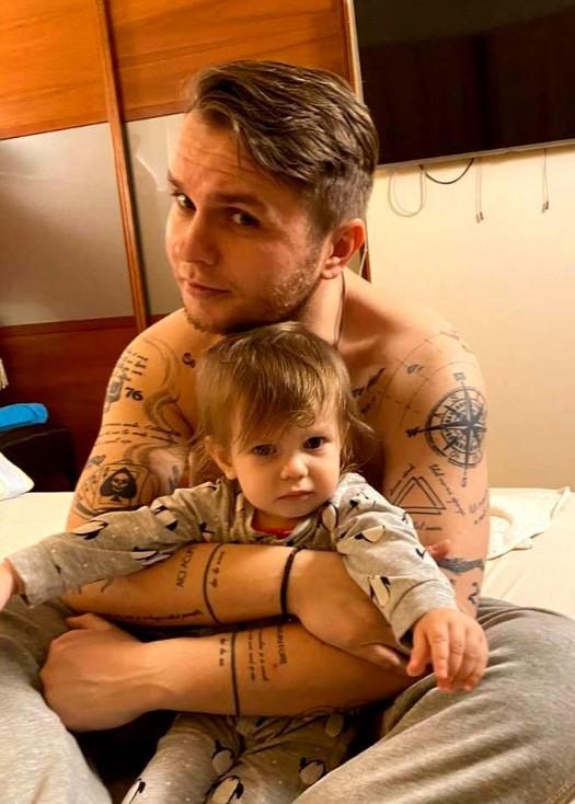 Codin Maticiuc a dat uitării nopțile petrecute în cluburile de fițe. Ipostaza emoționantă în care a fost surprins alături de fiica sa | FOTO