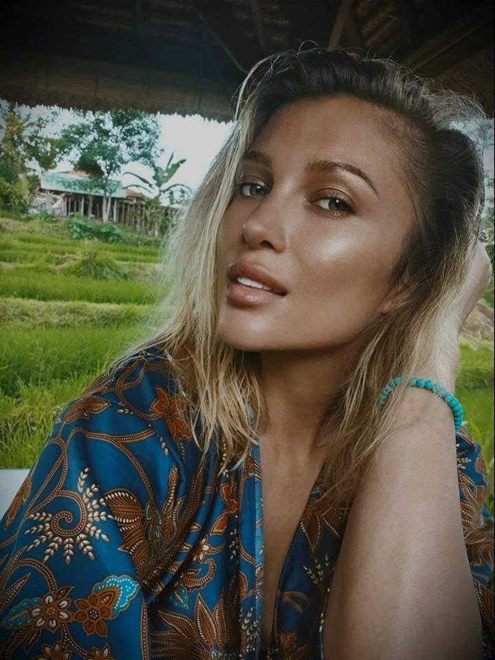 Vacanța din Bali s-a transformat într-un coșmar pentru Lora!   "Am căzut, nu puteam să mă ridic. A fost o perioadă grea!"