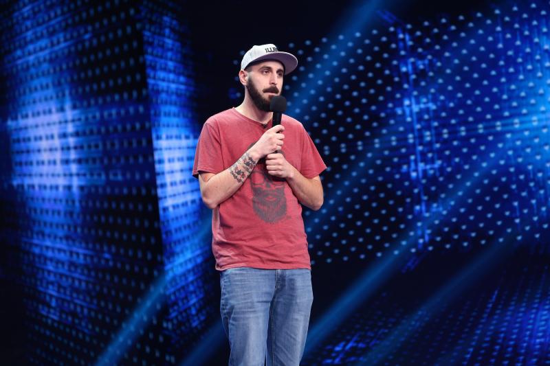 Petre Dănuț Irinel, stand up comedy nerecomandat celor slabi de înger, în finala iUmor: „Eu cu sora mea avem un băiețel. E răpit, dar e al nostru”